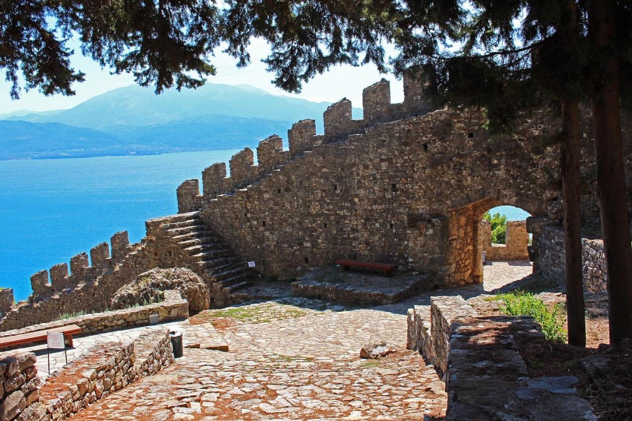 Cervantes Nafpaktos Екстериор снимка